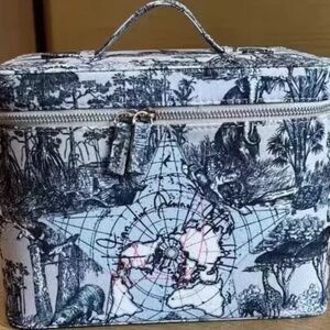💋 DIOR Beauty Vanity Case With Mirror Around The World Motif 2024